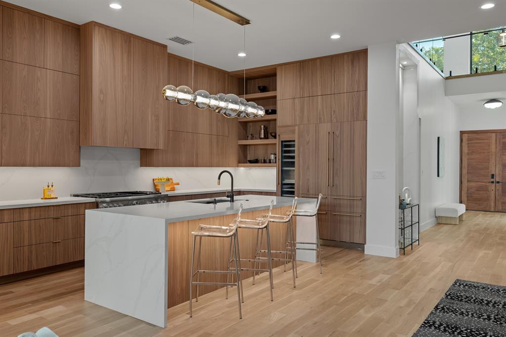 WILSHIRE HEIGHTS - Residential