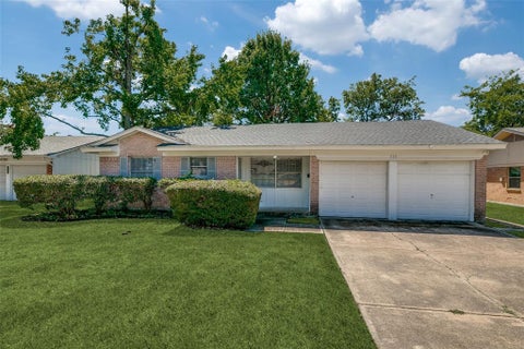 Photo of 519 Salem Drive, Richardson, TX 75080 (MLS # 21420500)