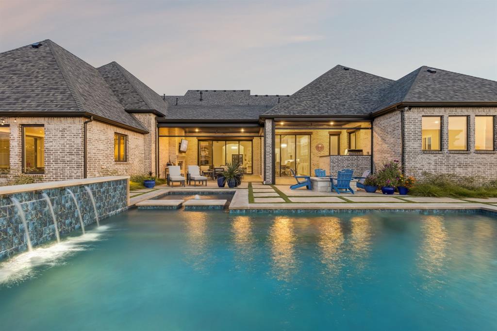 725 Inverness Lane