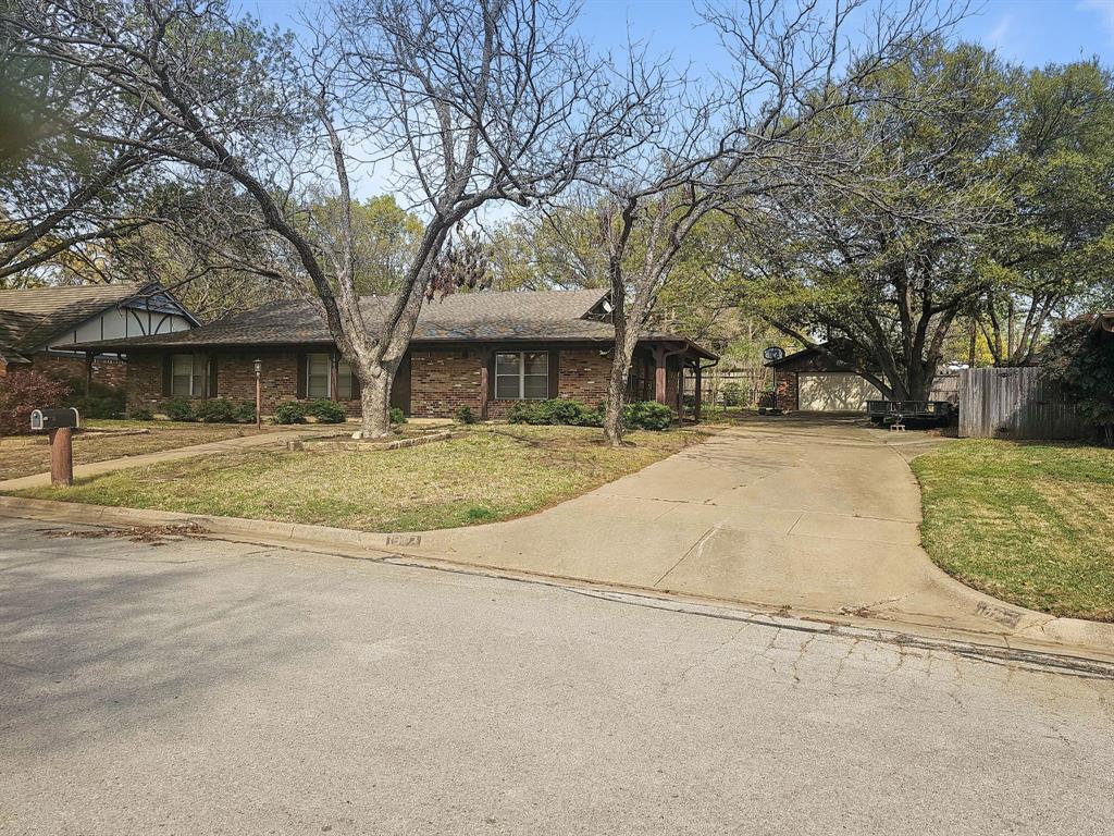 1807 Elm Crest Drive