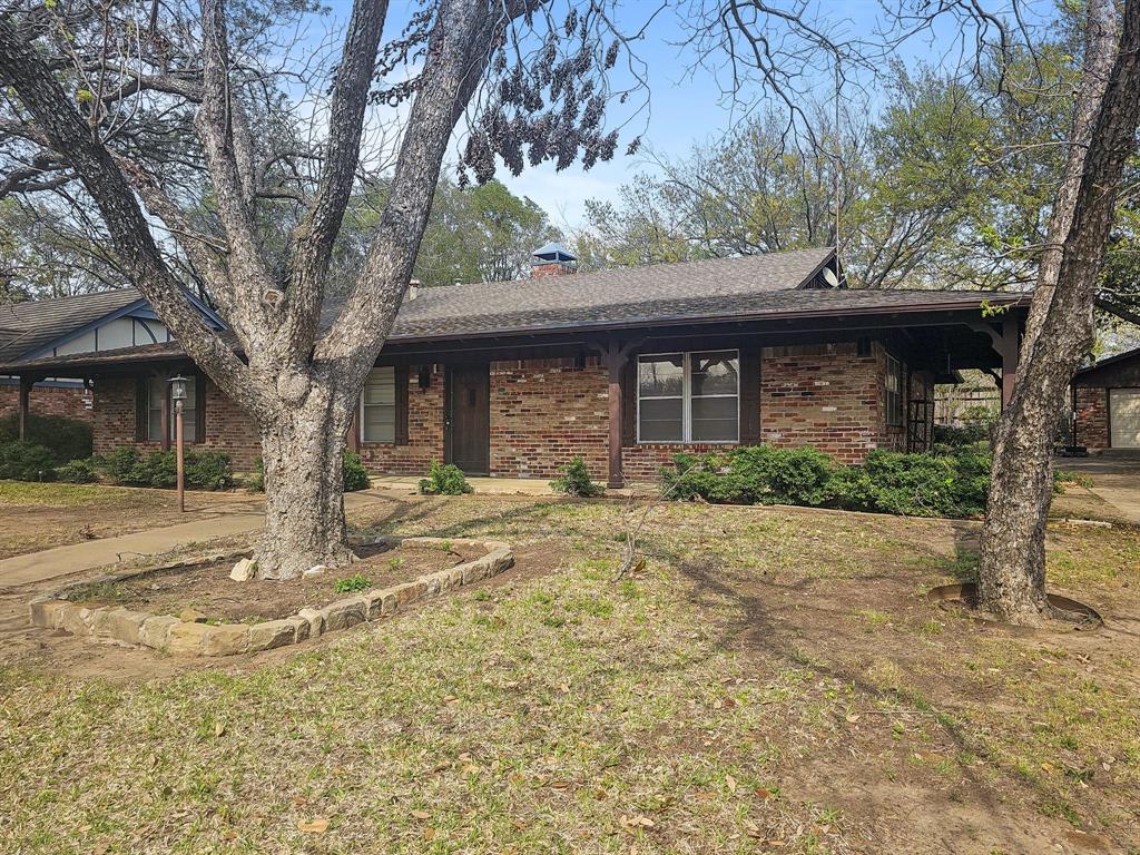 1807 Elm Crest Drive