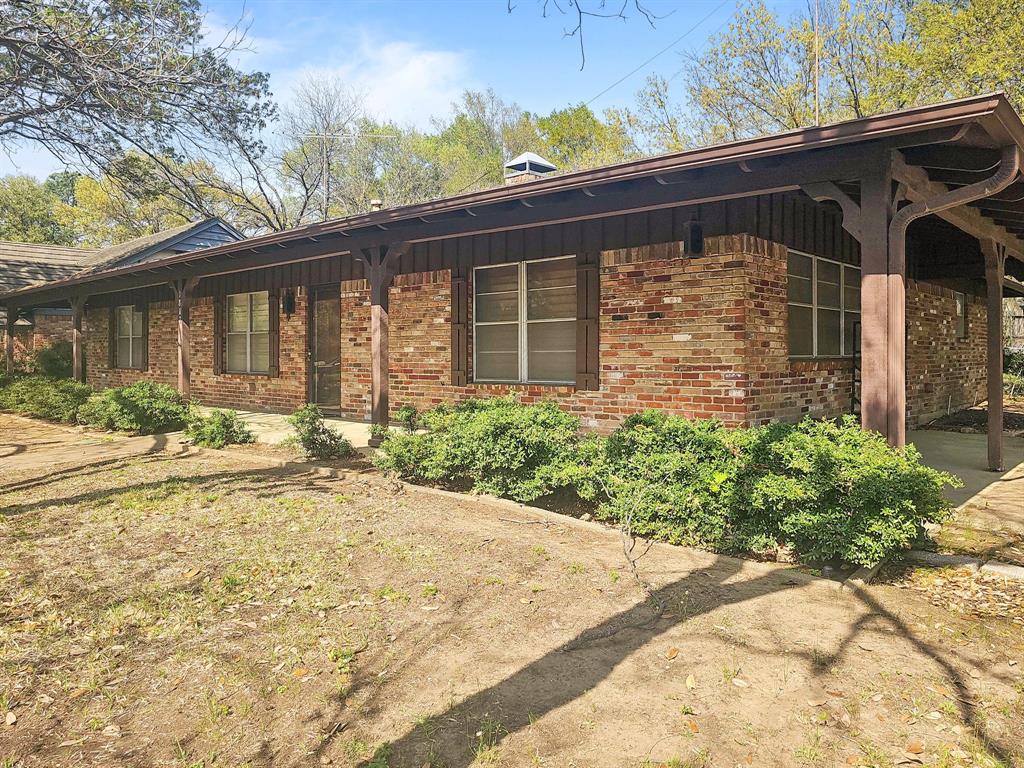 1807 Elm Crest Drive