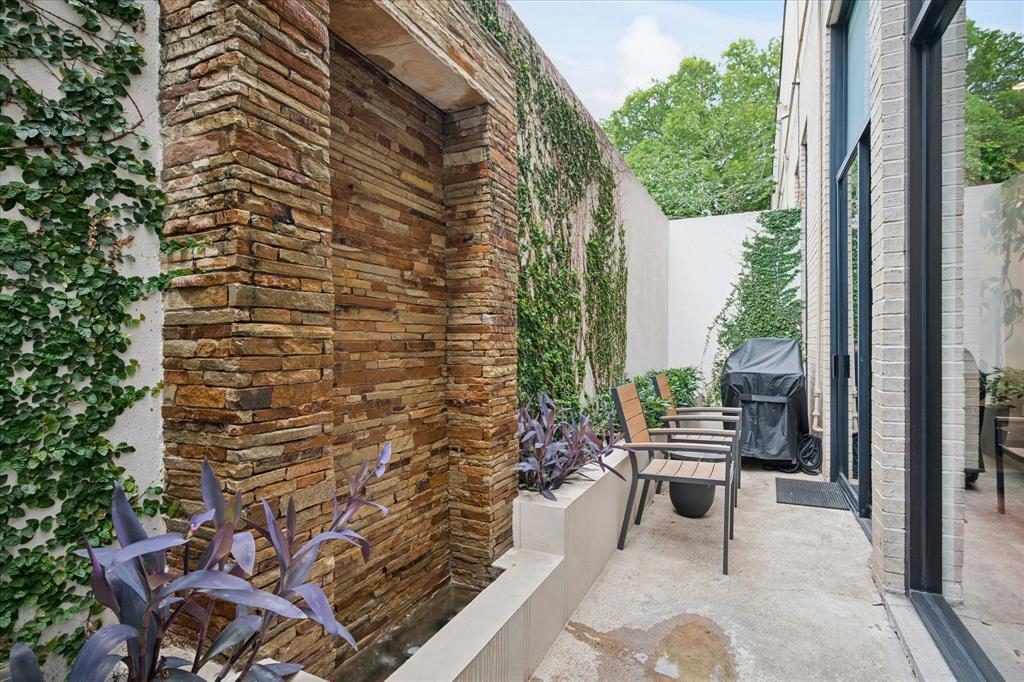 3210 Elizabeth Street