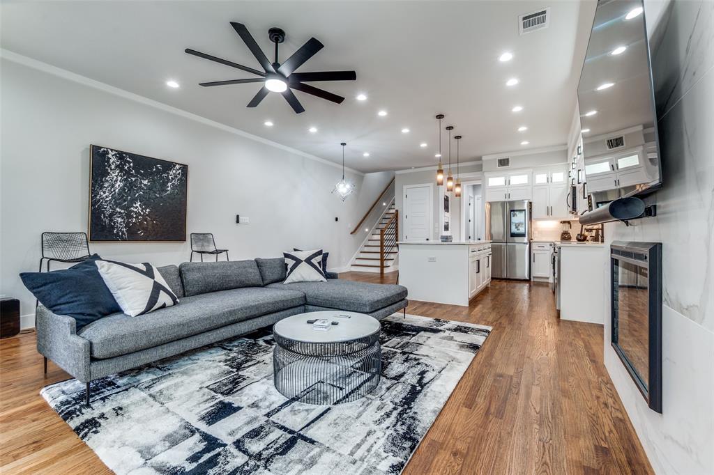 329 Ave L