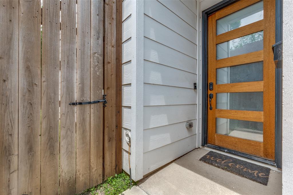 329 Ave L