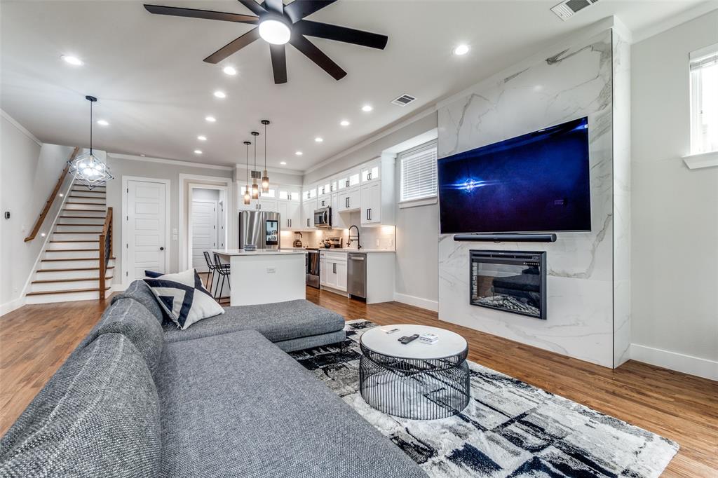 329 Ave L