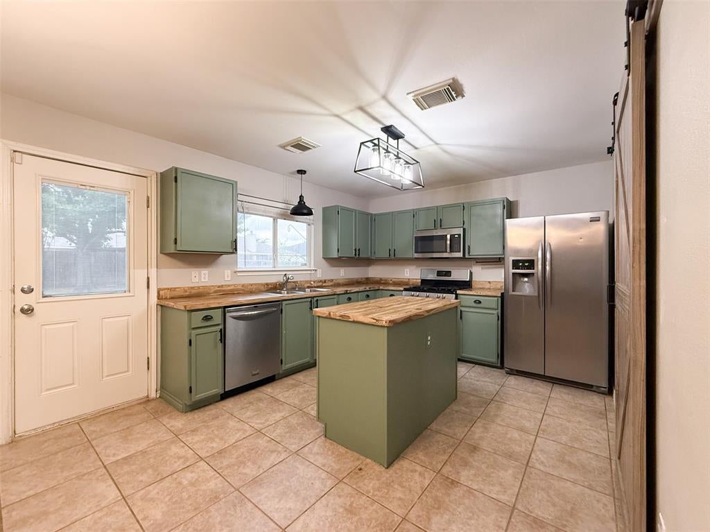 1578 Crown View Drive