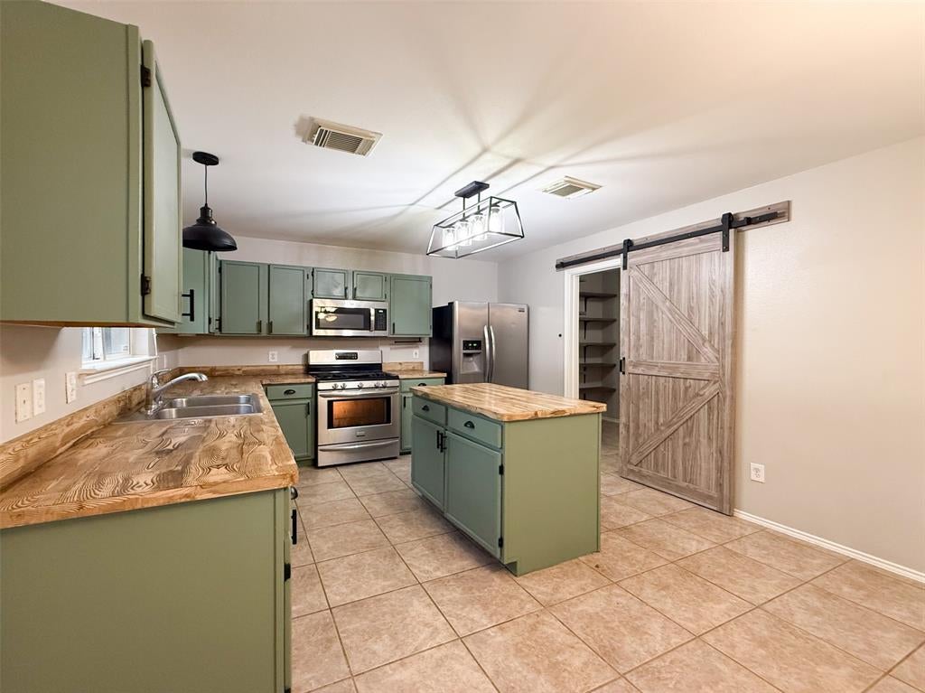 1578 Crown View Drive