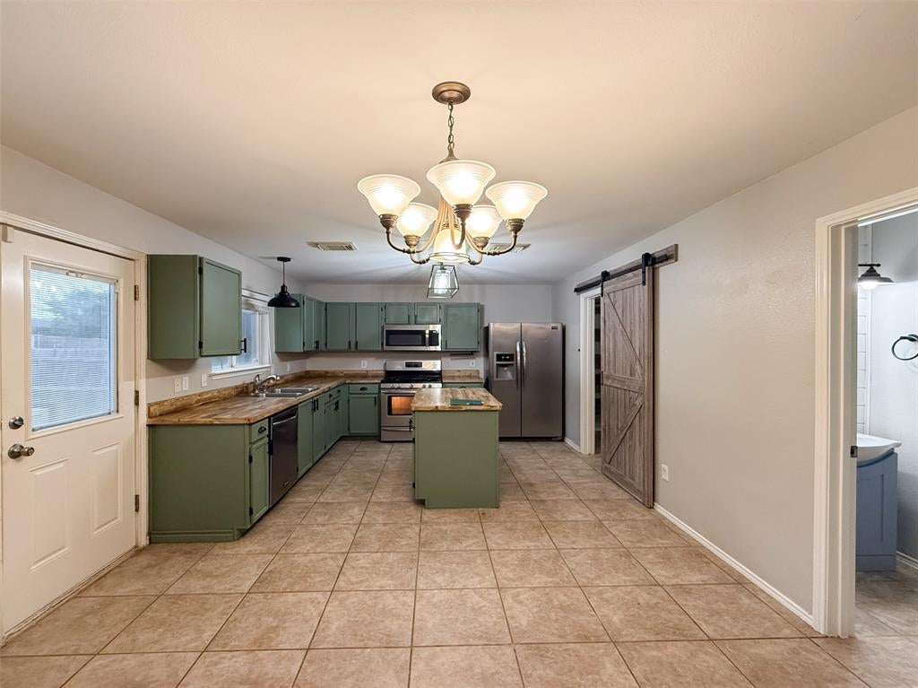 1578 Crown View Drive