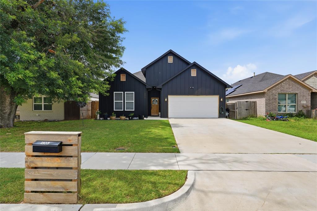 1805 San Antonio Street