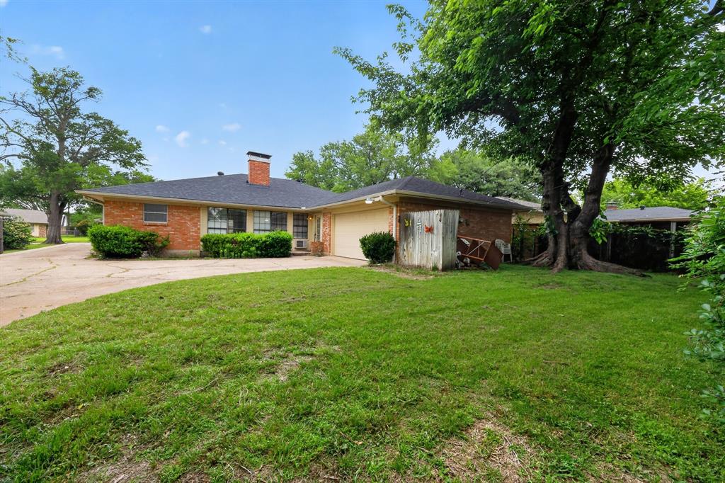 1616 W Shields Drive