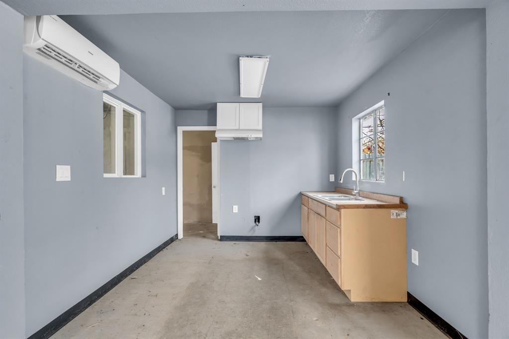 Hietts Indust Add - Commercial Sale