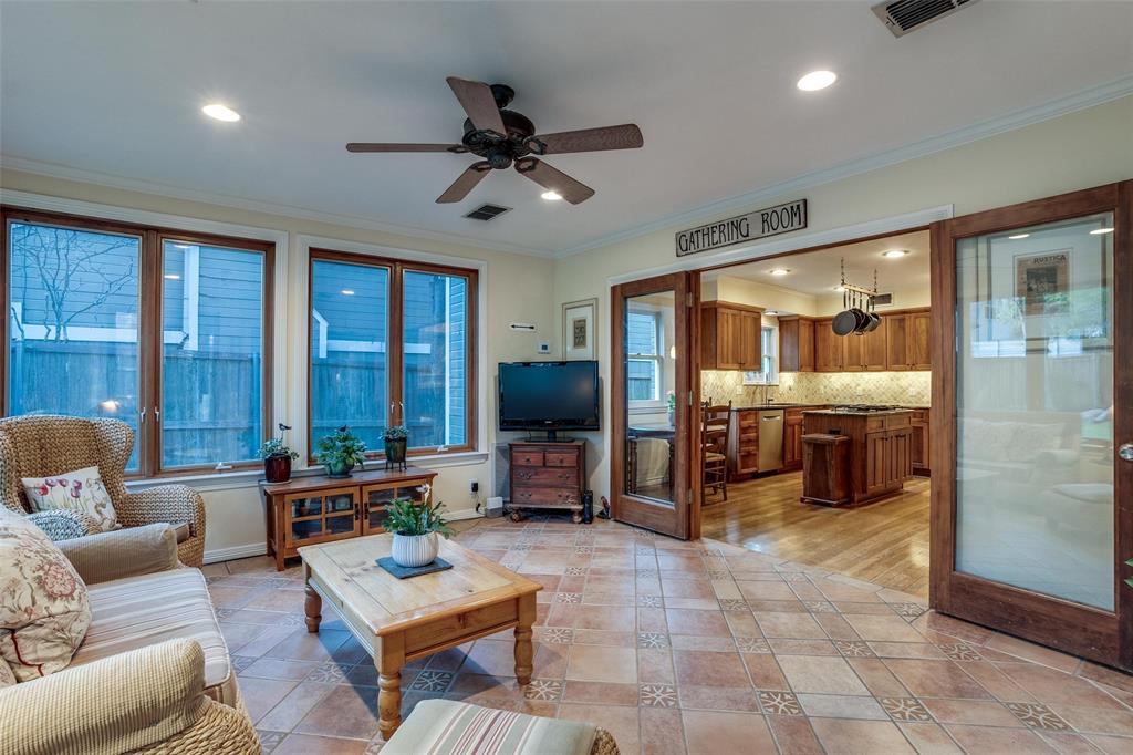 S M U Heights - Residential