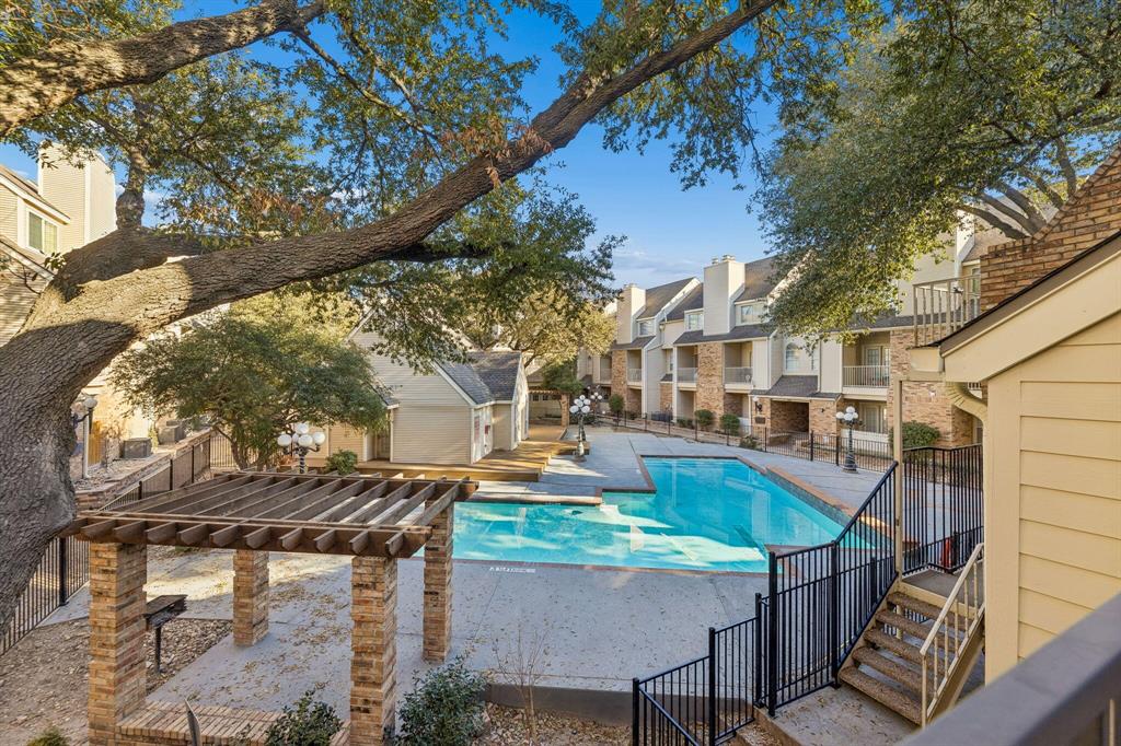 Parkway Quarter Condos - Residential