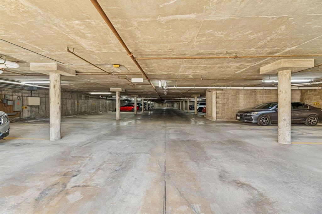 Parkway Quarter Condos - Residential