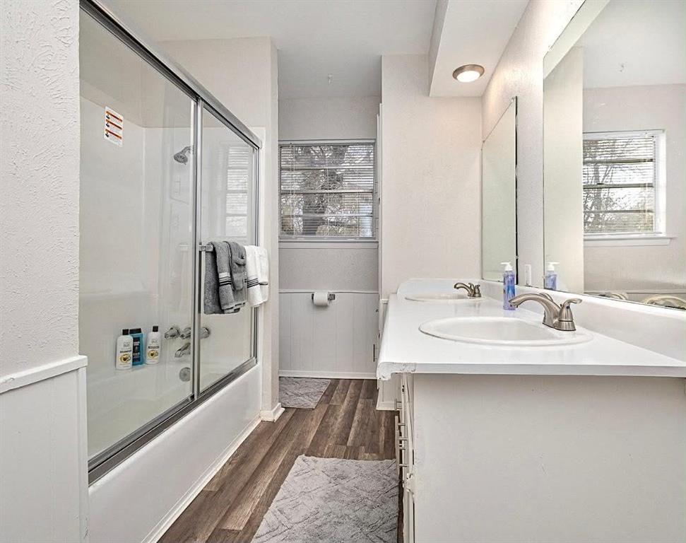 Saint Claire Woods Twnhs - Residential