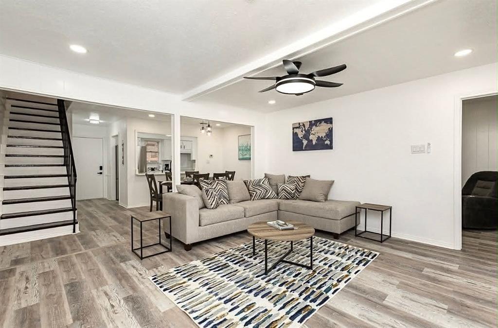 Saint Claire Woods Twnhs - Residential