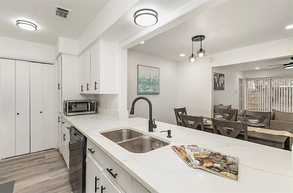 Saint Claire Woods Twnhs - Residential