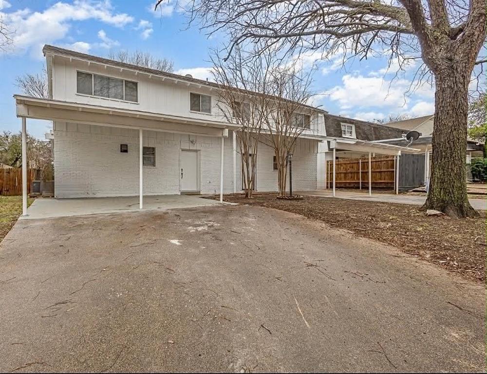 Saint Claire Woods Twnhs - Residential