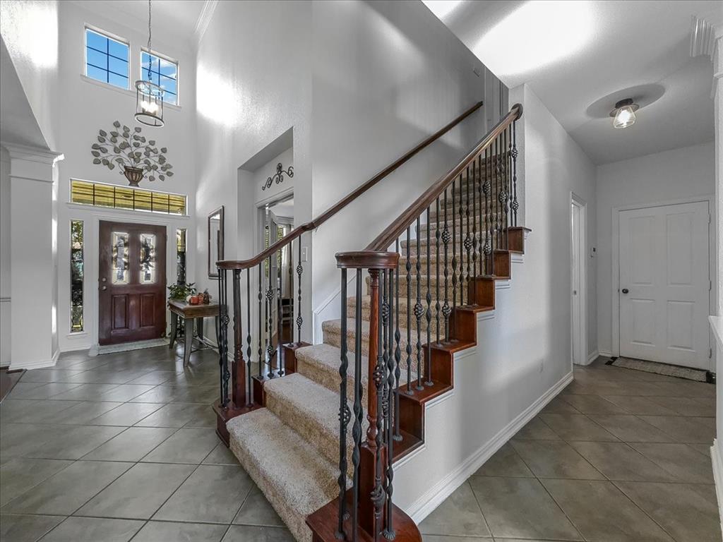 2411 Lakewood Drive