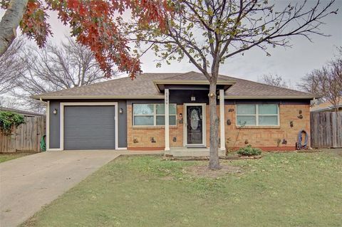 6800 Wallis Road Lake Worth TX 76135