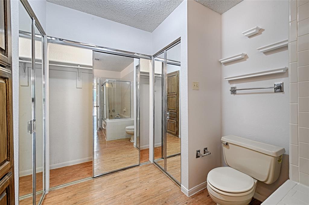 Cloisters Condo The - Residential