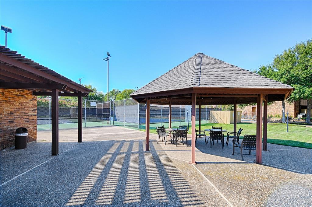 Cloisters Condo The - Residential