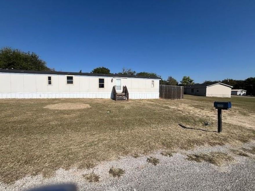 Well maintained 3 bedroom 2 bathroom manufactured home in Sky Harbour! Home features a large fenced in backyard and an updated bathroom. Call today for a tour!