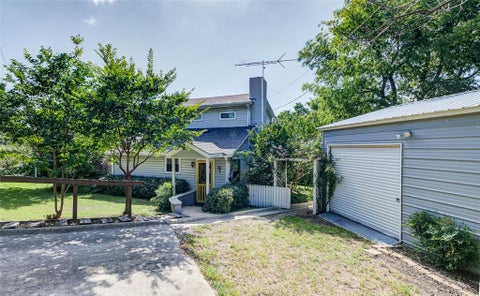 Tiny photo for 402 Aqua Way, Lake Bridgeport, TX 76426 (MLS # 21396877)