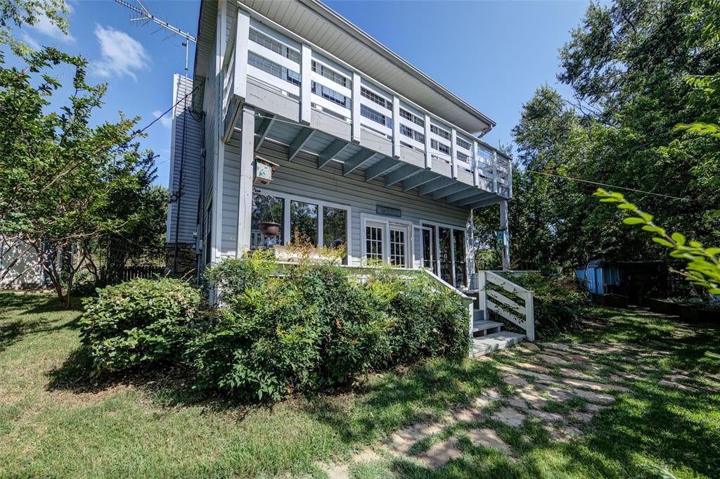 402 Aqua Way
