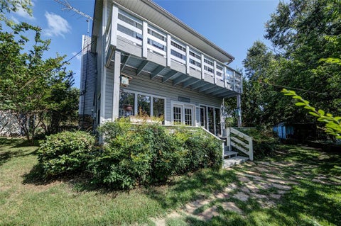 Tiny photo for 402 Aqua Way, Lake Bridgeport, TX 76426 (MLS # 21396877)