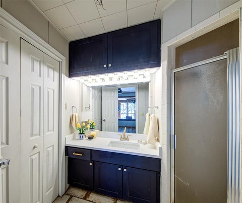 Tiny photo for 402 Aqua Way, Lake Bridgeport, TX 76426 (MLS # 21396877)