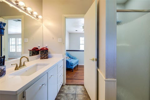 Tiny photo for 402 Aqua Way, Lake Bridgeport, TX 76426 (MLS # 21396877)