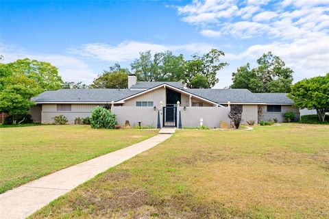 1115 S Greenstone Lane Duncanville TX 75137