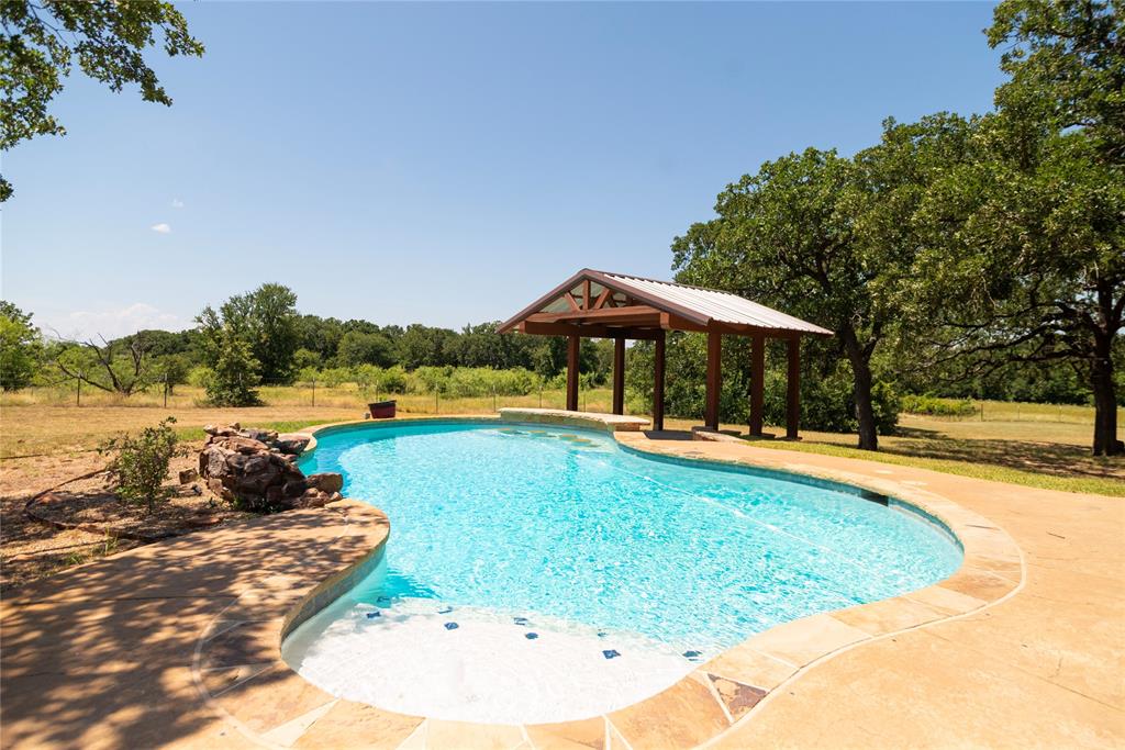 406 Private Road 3706