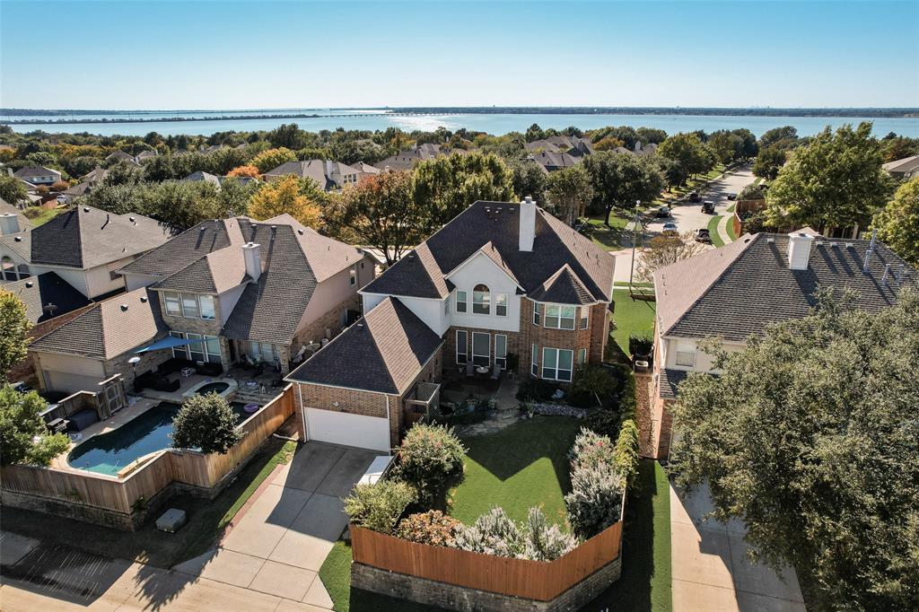 820 Shores Boulevard