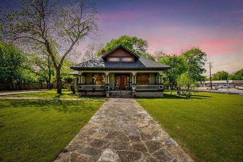 106 S Jones Street Granbury TX 76048