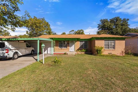 Photo of 4805 Ira Street, Haltom City, TX 76117 (MLS # 21109047)