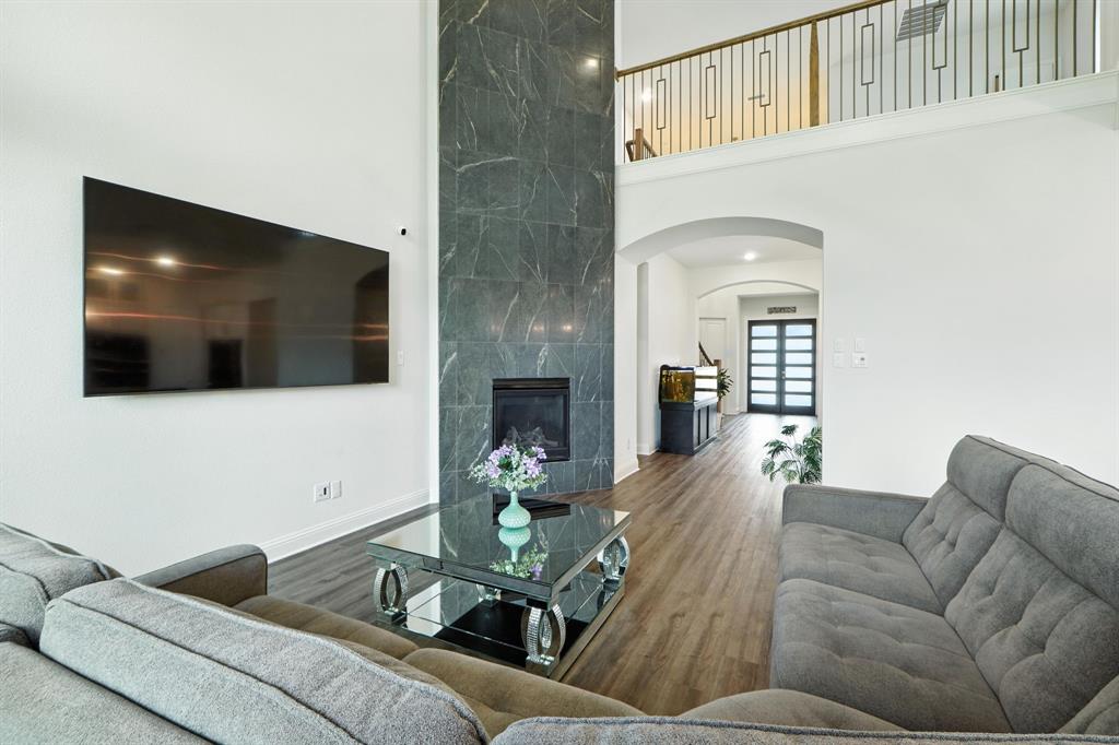 3903 Macarthur Drive