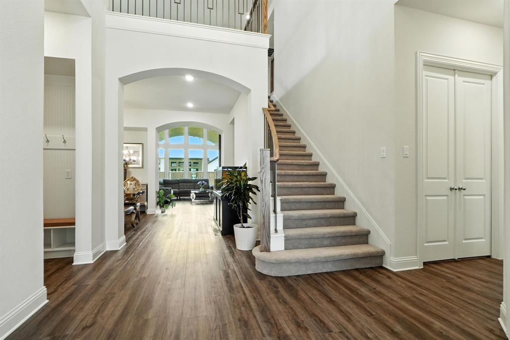 3903 Macarthur Drive