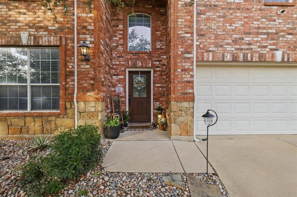 4728 Daisy Leaf Drive