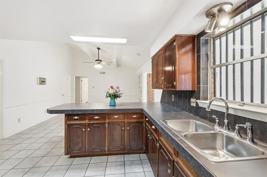 Wilshire Village Add - Residential