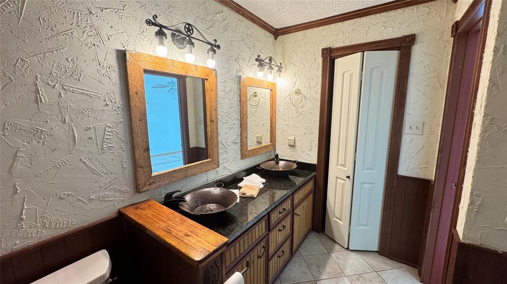 Cloisters Condo The - Residential