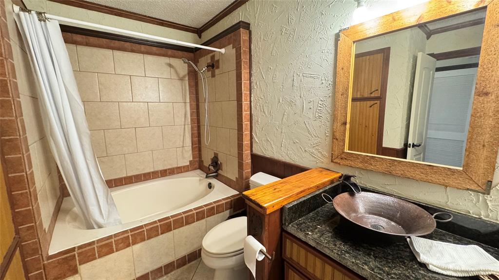 Cloisters Condo The - Residential