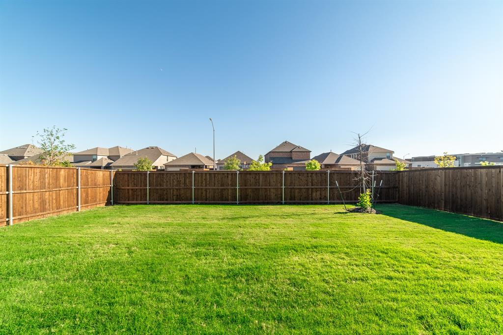 Justin, Texas 76247, United States, 4 Bedrooms Bedrooms, ,4 BathroomsBathrooms,Residential,Pending,38377