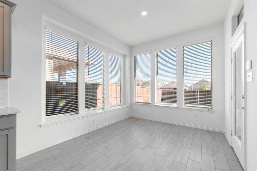 Justin, Texas 76247, United States, 4 Bedrooms Bedrooms, ,4 BathroomsBathrooms,Residential,Pending,38377