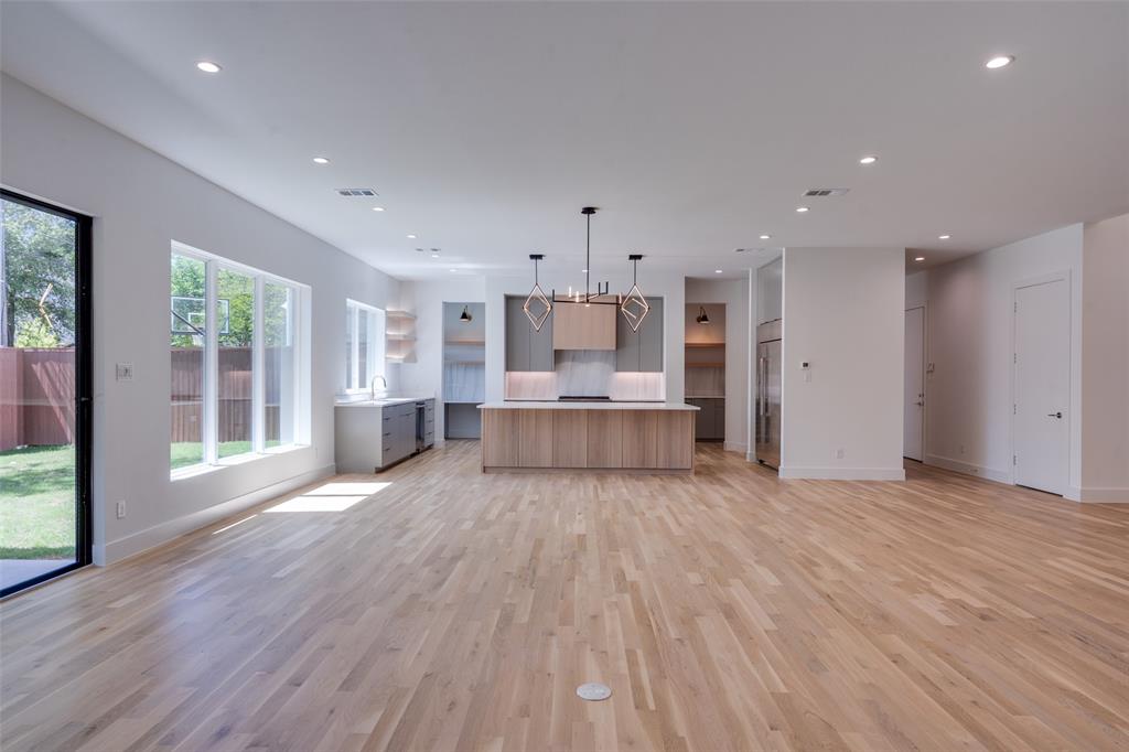 HAL MOSELEYS - Residential