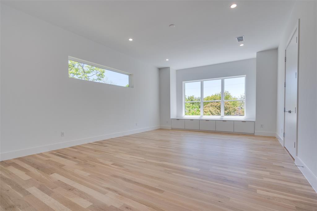 HAL MOSELEYS - Residential