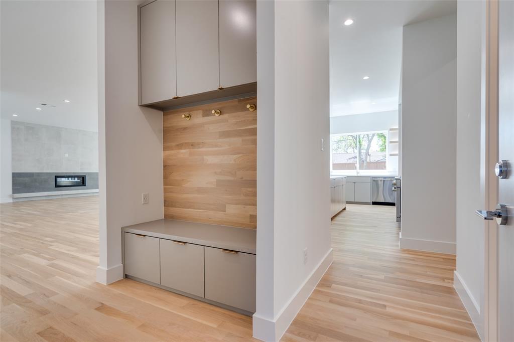 HAL MOSELEYS - Residential