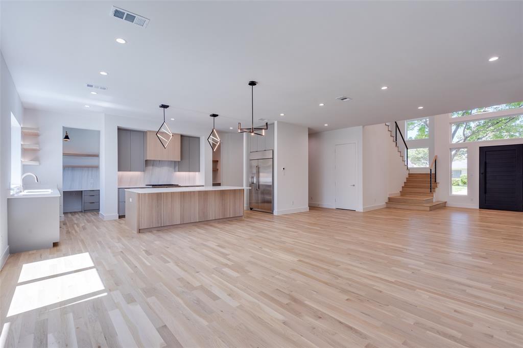 HAL MOSELEYS - Residential